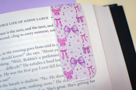 Pink Winter Holiday Coquette Bows l Magnetic Bookmark